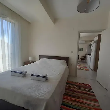Close To Centrum Quiet Area Home, With Air Conditioned Apartment Çanakkale
